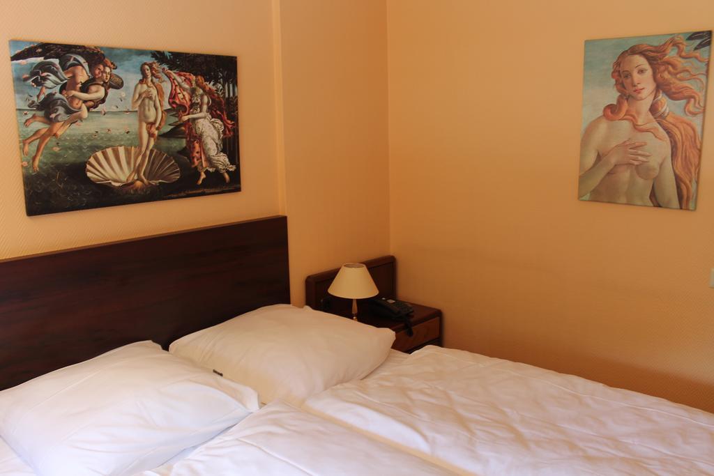 Wiking Hotel Henstedt Ulzburg Bagian luar foto