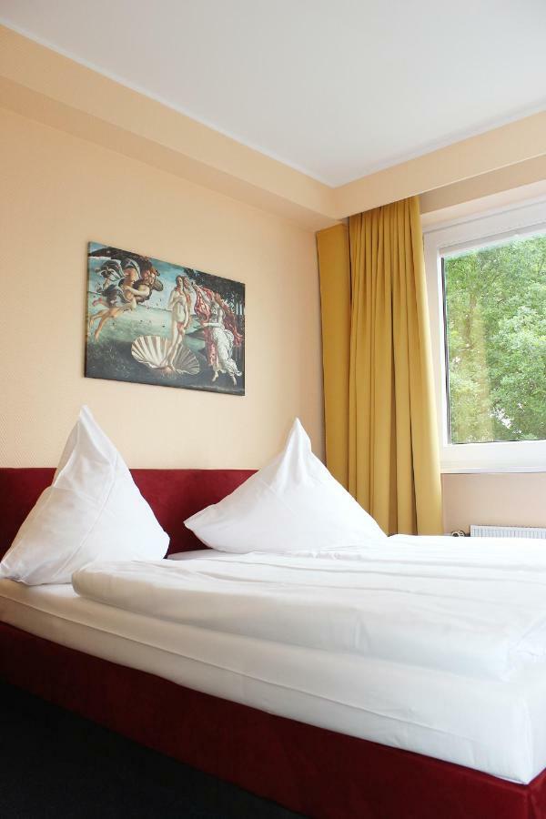 Wiking Hotel Henstedt Ulzburg Bagian luar foto