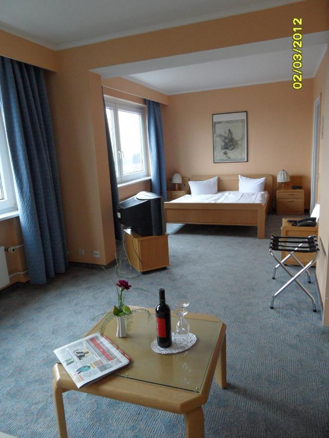Wiking Hotel Henstedt Ulzburg Bagian luar foto